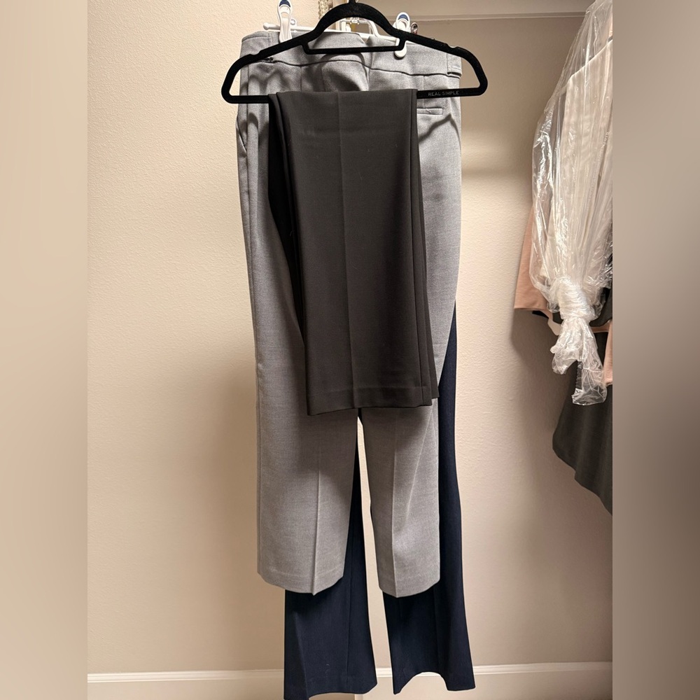3 pairs of loft Julie trousers in colors black, gray and navy in size 4
